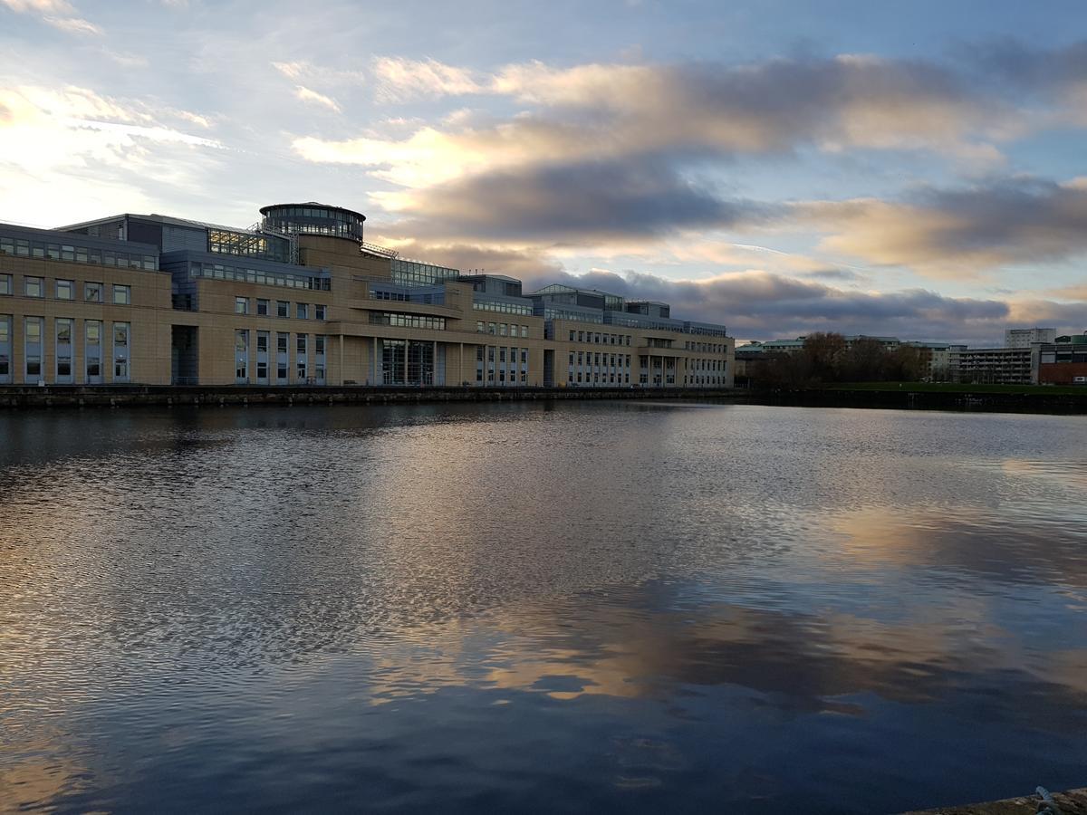 Edinburgh Constitution Apartments Bagian luar foto